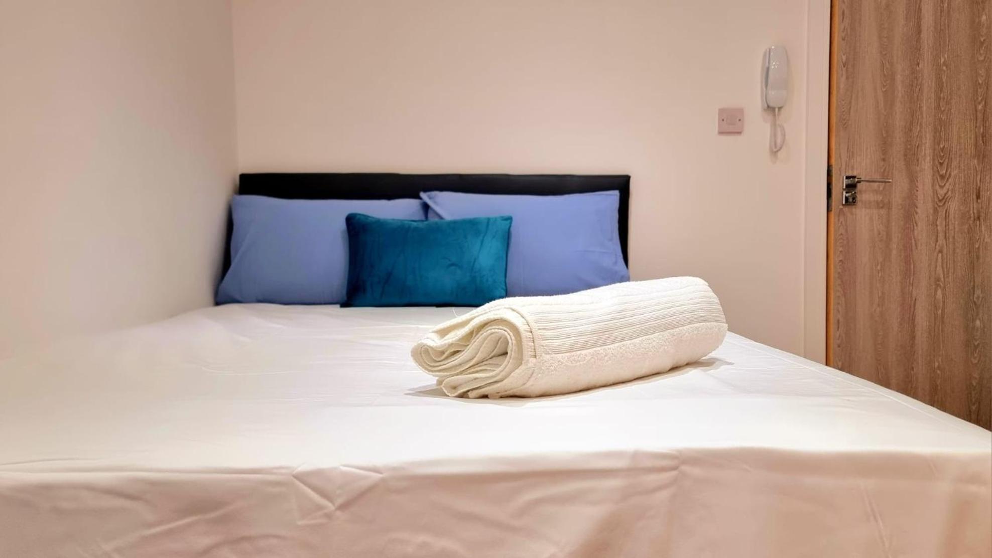 Brand New Collection Of Studios Close To Tube Station London Bagian luar foto