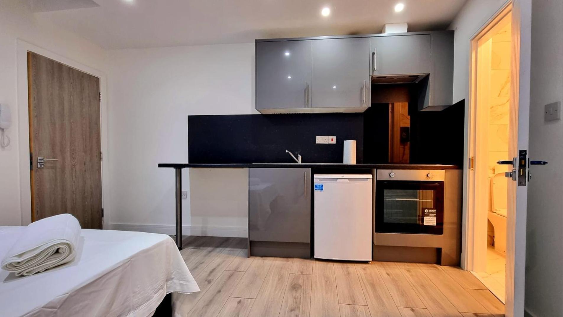 Brand New Collection Of Studios Close To Tube Station London Bagian luar foto
