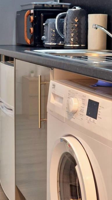 Brand New Collection Of Studios Close To Tube Station London Bagian luar foto